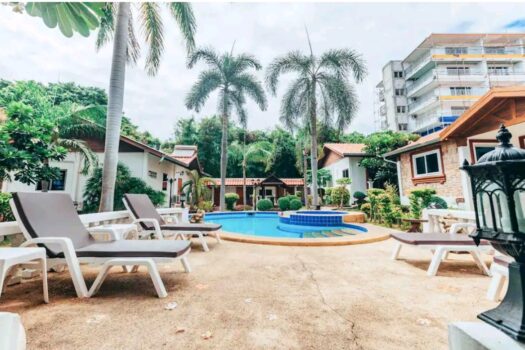 Jomtien vs Pratamnak: Which Area Is Better