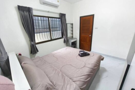 Royal Park Village for rent