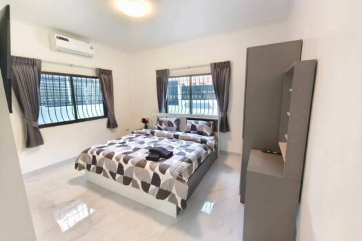 Royal Park Village for rent
