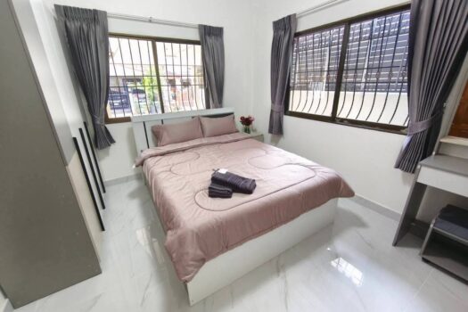 Royal Park Village for rent