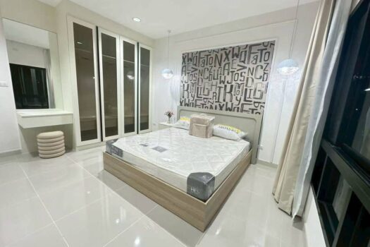 Modern 3-Bedroom Townhouse for Rent in Zensiri