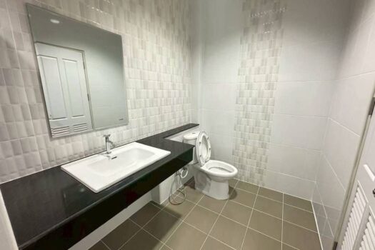 Modern 3-Bedroom Townhouse for Rent in Zensiri