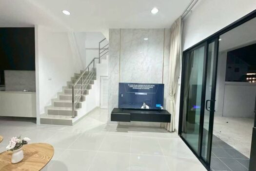 Modern 3-Bedroom Townhouse for Rent in Zensiri
