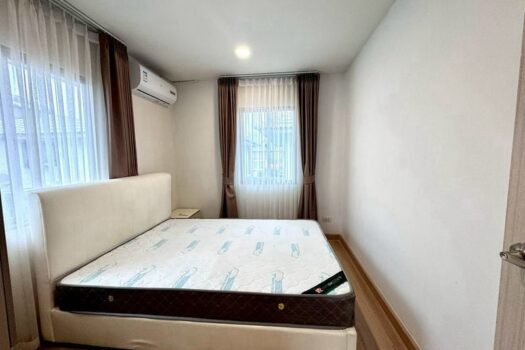 Family House for Sale in Life in the Garden