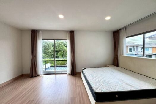 Family House for Sale in Life in the Garden