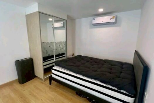 Modern Duplex Condo with Loft Bedroom in Laguna Beach Resort 2.
