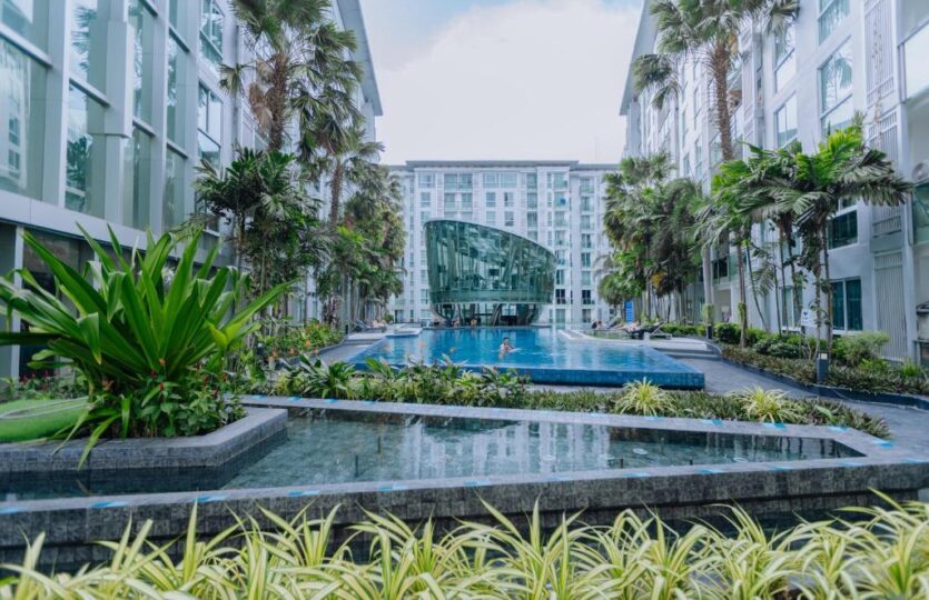 Modern 1-bedroom condo for rent at City Center Residence, Central Pattaya. 35 sqm, fully furnished, excellent facilities, and only 13,000 THB/month.