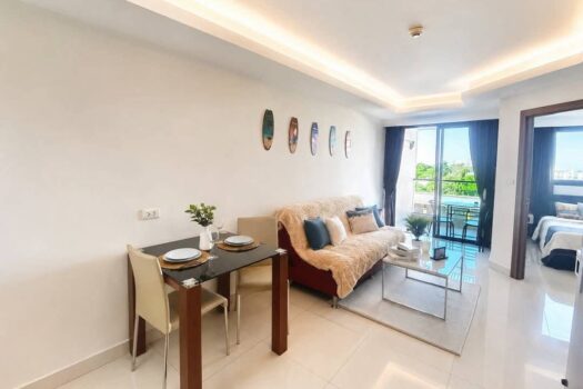 Laguna Beach Resort 2 Jomtien – Pool View Apartment