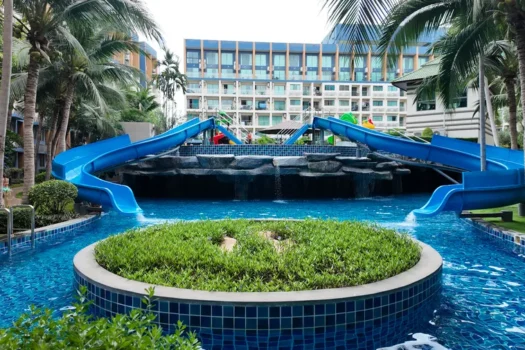 Modern Duplex Condo with Loft Bedroom in Laguna Beach Resort 2.