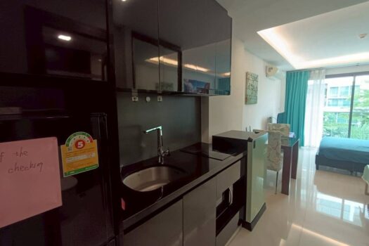 Studio Condo for Sale in Wongamat Pattaya | Club Royal | Foreign Quota