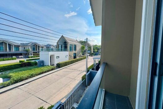 3 Bedroom House for Sale in Nong Pla Lai Pattaya | The Palm Parco