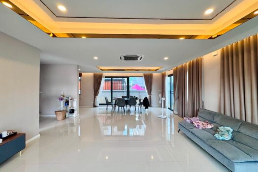 3 Bedroom House for Sale in Nong Pla Lai Pattaya | The Palm Parco
