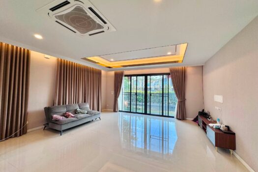 3 Bedroom House for Sale in Nong Pla Lai Pattaya | The Palm Parco