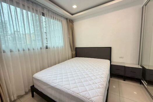 1 Bedroom Condo for Sale in Pattaya | Pool View | Arcadia Continental
