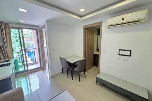 1 Bedroom Condo for Sale in Pattaya | Pool View | Arcadia Continental