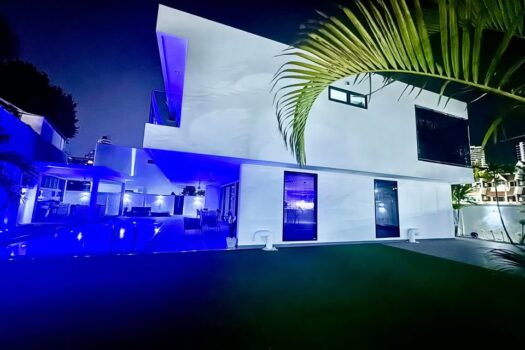 Luxury Villa in Pratumnak Pattaya for sale | 250m from Beach
