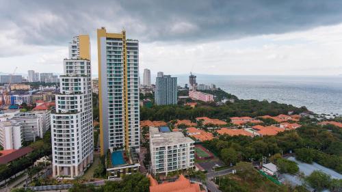 Studio for Sale in Pratumnak Pattaya Sea View Foreign Quota